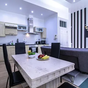 https://ritzland.hotels-newcastle-upon-tyne.com